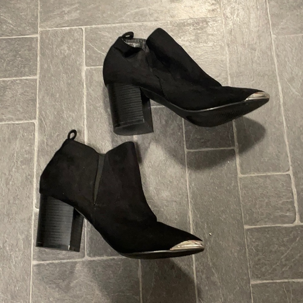 Charlotte Russe black ankle boot sz 7